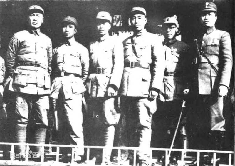 叶挺和周恩来.jpg