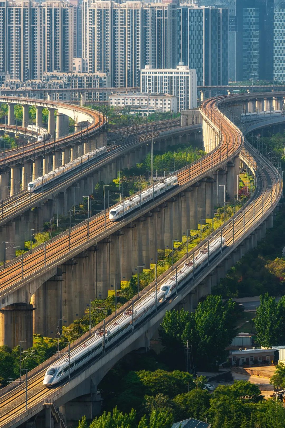 东起连云港，西至乌鲁木齐.jpg